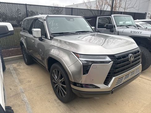 New 2026 Lexus GX 550 image 2