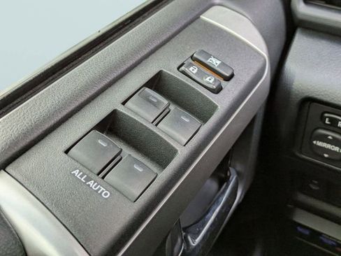 Used 2018 Toyota 4Runner SR5 Premium image 25