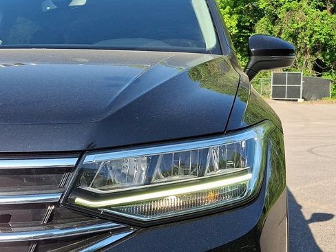 Used 2022 Volkswagen Tiguan SE FWD image 8