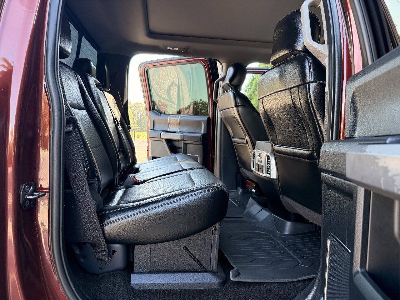 Used 2017 Ford F250 Lariat w/ Lariat Ultimate Package AWD/4WD image 26