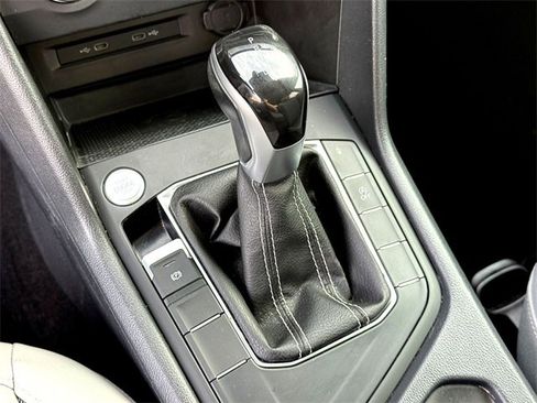 Used 2022 Volkswagen Taos SE image 21