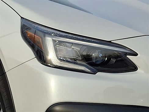 Used 2020 Subaru Outback Premium image 9