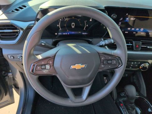 Used 2025 Chevrolet TrailBlazer LT AWD/4WD image 23
