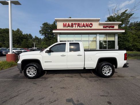 Used 2017 GMC Sierra 1500 SLE w/ SLE Value Package AWD/4WD image 10