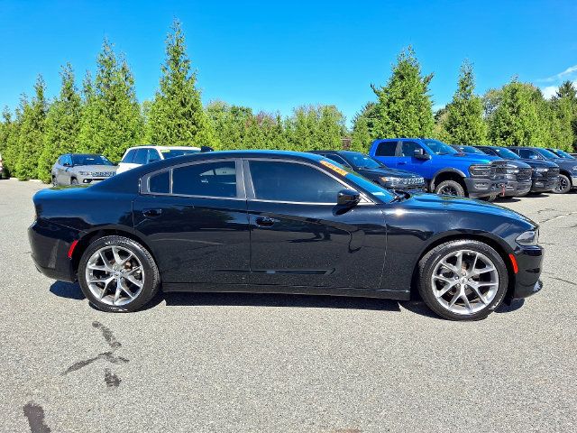 Used 2022 Dodge Charger SXT w/ Plus Group RWD image 7