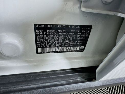 Used 2025 Honda HR-V LX image 12