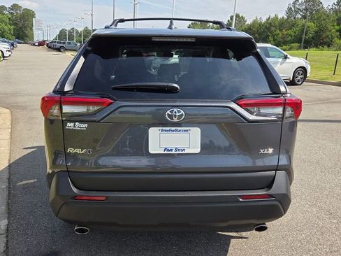 Used 2025 Toyota RAV4 XLE Premium FWD image 8