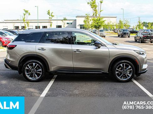 Used 2023 INFINITI QX60 Luxe w/ Cargo Package FWD image 8