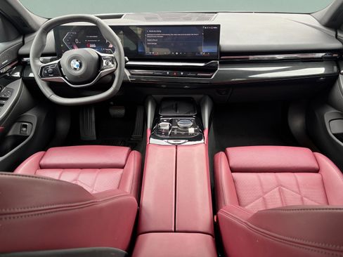 Used 2025 BMW 530i image 8