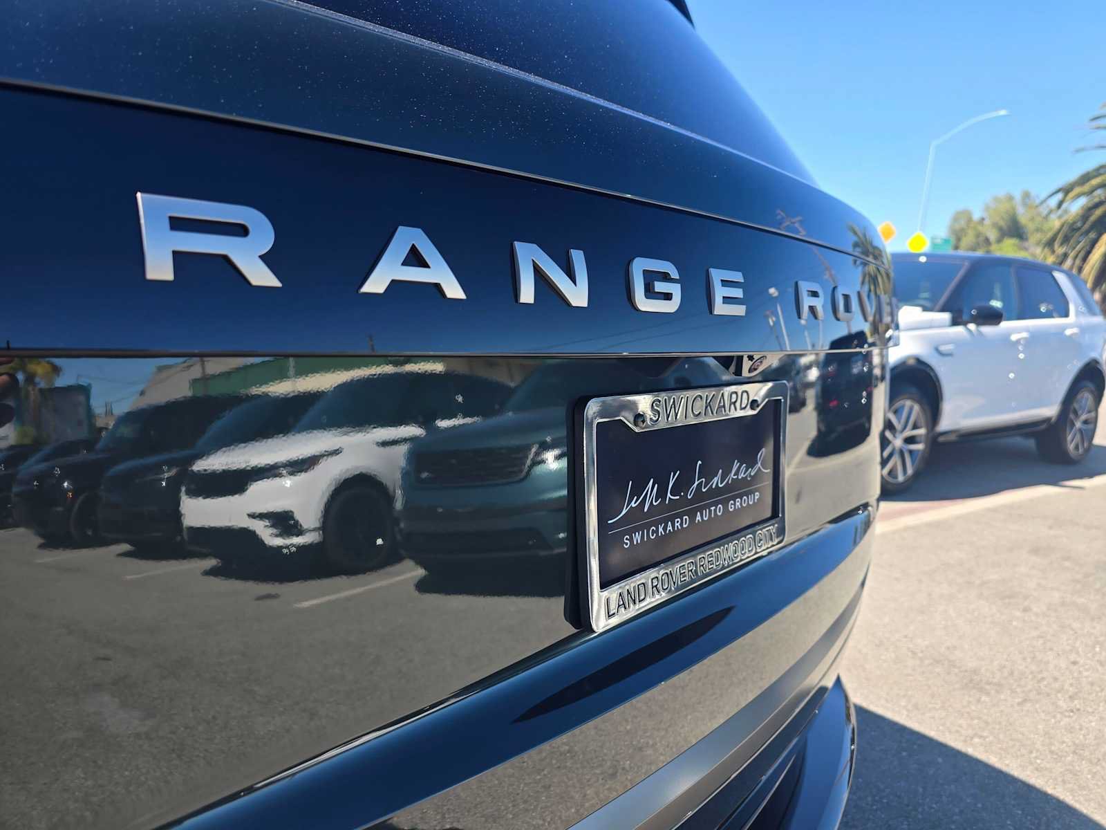 New 2026 Land Rover Range Rover Long Wheelbase SE AWD/4WD image 13