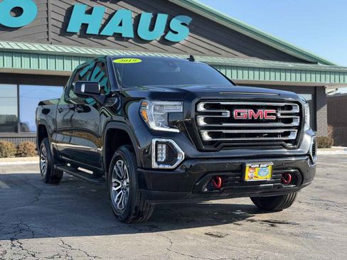 Used 2019 GMC Sierra 1500 AT4 w/ Off Road Performance Package image 9