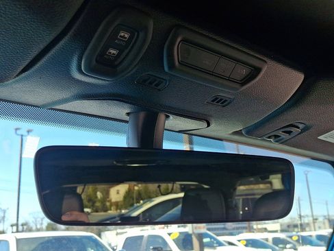 Used 2020 Jeep Wrangler Unlimited Sahara image 32