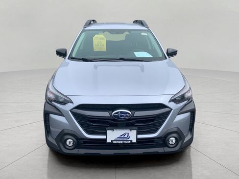 Used 2024 Subaru Outback Premium AWD/4WD image 3