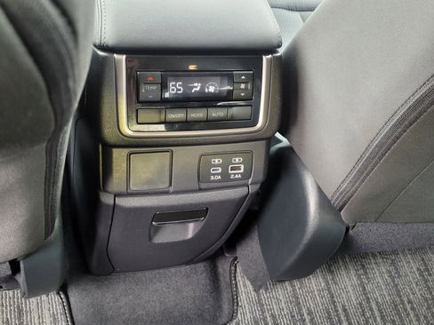 Used 2025 Subaru Ascent Premium image 25