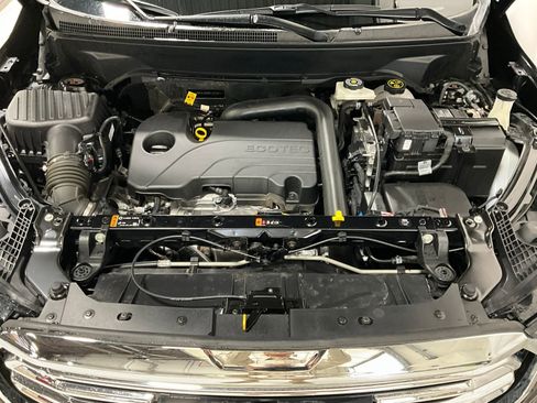 Used 2024 GMC Terrain SLT image 9