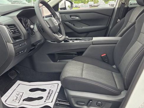 New 2026 Nissan Rogue SV FWD image 5