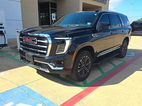 Used 2025 GMC Yukon Elevation AWD/4WD image 2
