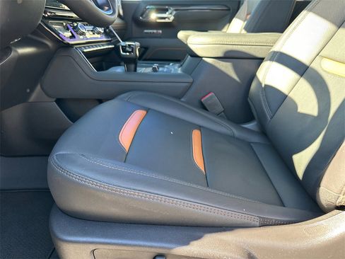 Used 2025 GMC Sierra 1500 AT4 w/ AT4 Premium Package image 10