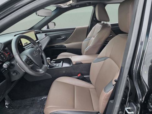 Used 2023 Lexus ES 300h w/ Premium Package image 11