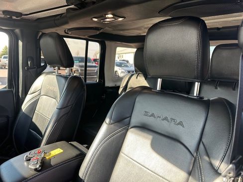 Used 2022 Jeep Wrangler Unlimited Sahara image 13