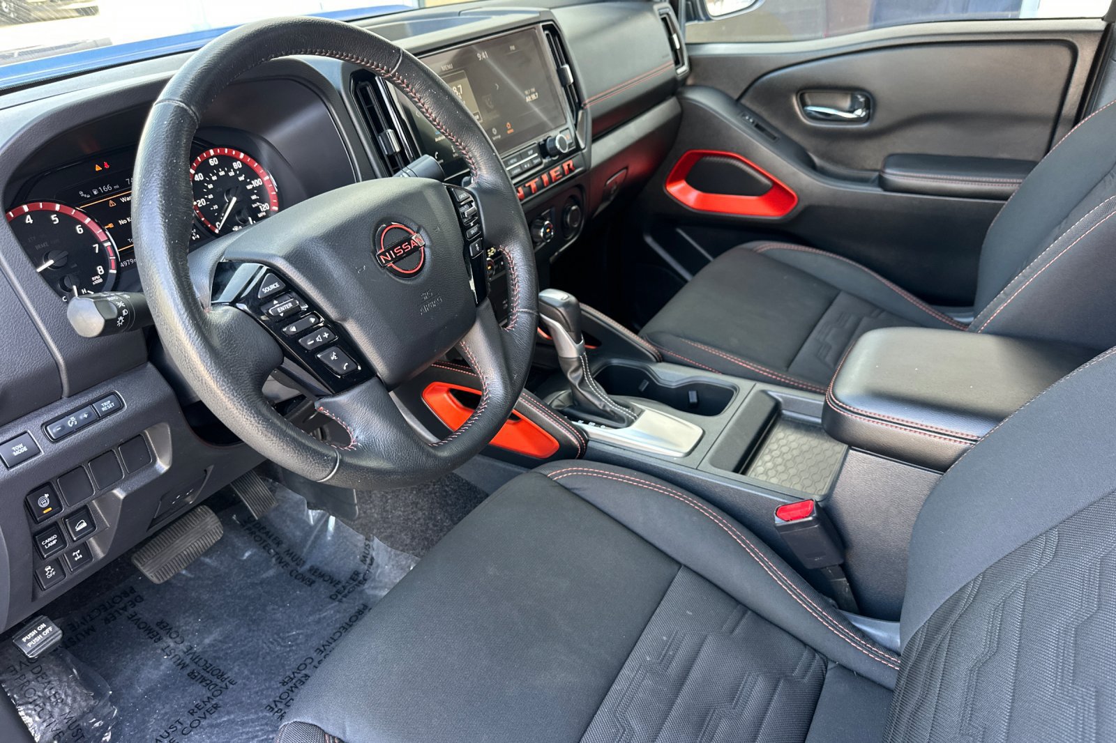 Used 2025 Nissan Frontier PRO-4X AWD/4WD image 10