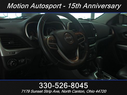 Used 2017 Jeep Cherokee Trailhawk w/ Comfort/Convenience Group image 15