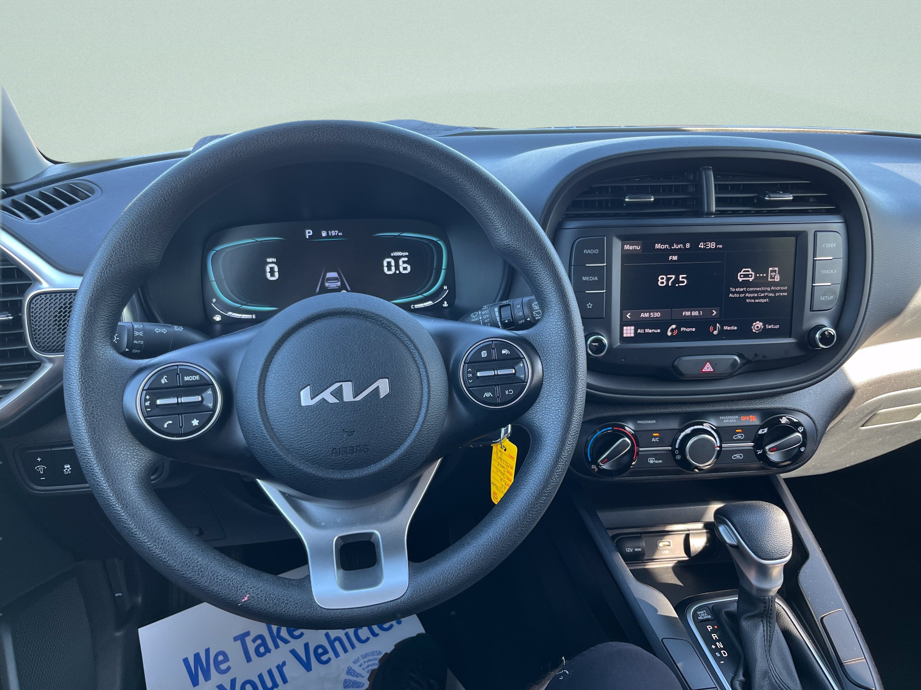 Used 2025 Kia Soul LX w/ LX Technology Package FWD image 15