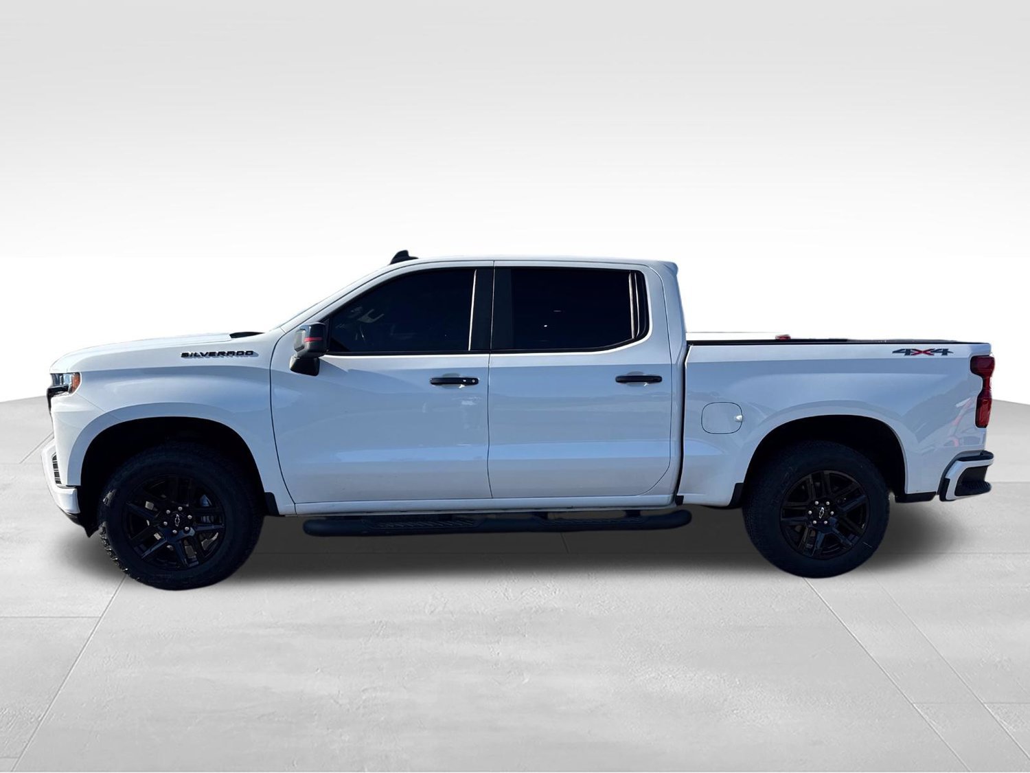 Used 2021 Chevrolet Silverado 1500 RST w/ Redline Edition AWD/4WD image 2