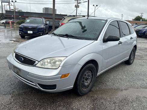 Used 2007 Ford Focus S FWD image 7