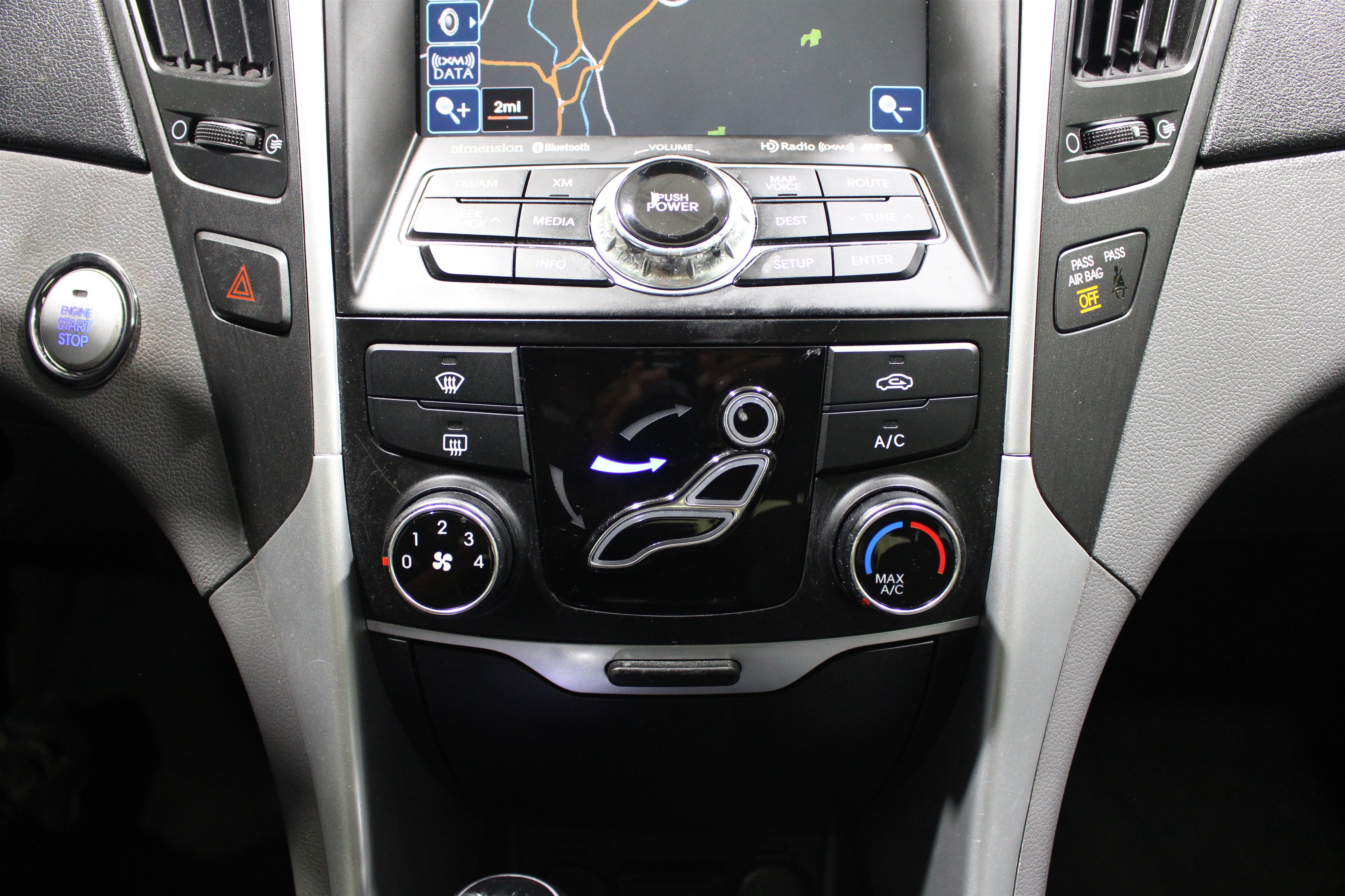 Used 2013 Hyundai Sonata SE w/ Navigation & Sunroof Pkg FWD image 16