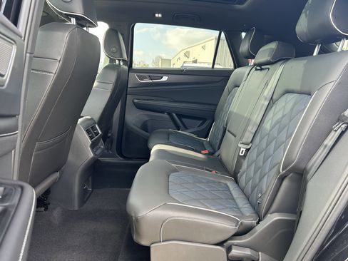 New 2026 Volkswagen Atlas Cross Sport SEL Premium R-Line image 23