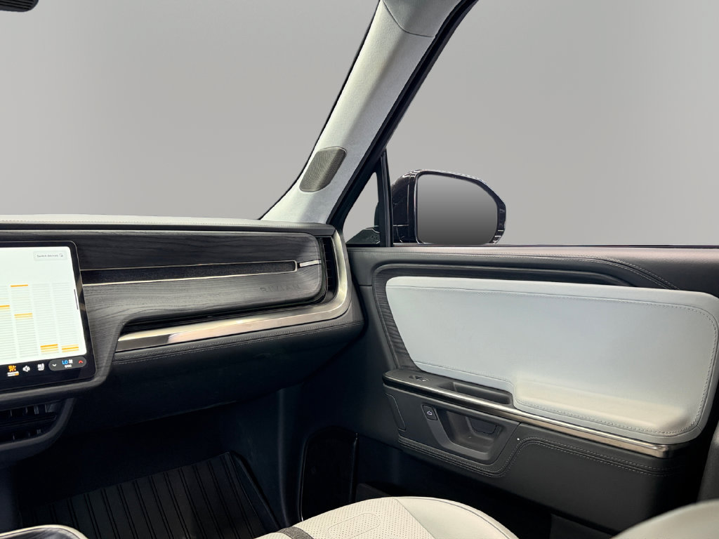 Used 2025 Rivian R1S Adventure Dual AWD/4WD image 20