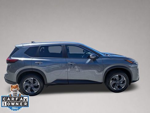 Used 2025 Nissan Rogue SV FWD image 3