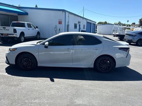 Used 2023 Toyota Camry SE FWD image 2