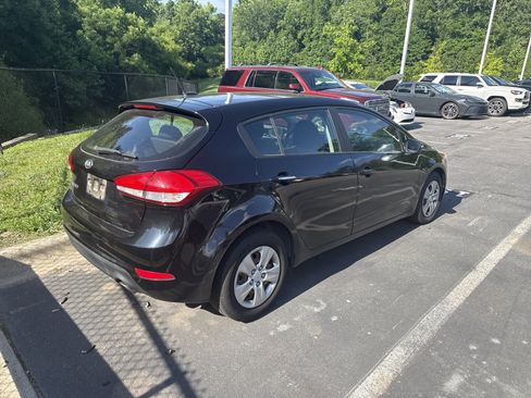 Used 2017 Kia Forte LX FWD image 6