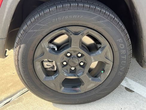 Used 2023 Jeep Compass Trailhawk image 9