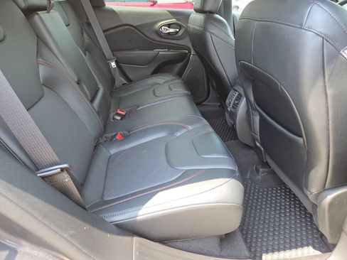 Used 2022 Jeep Cherokee Trailhawk w/ Premium Leather Package AWD/4WD image 18