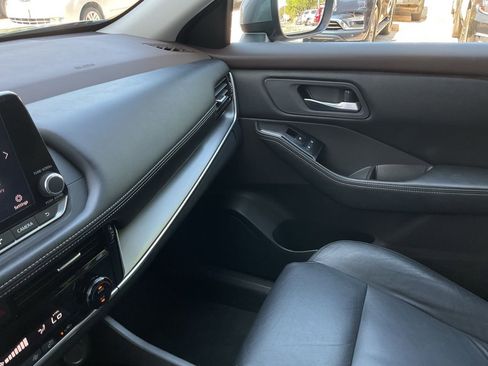 Used 2022 Nissan Rogue SV image 35