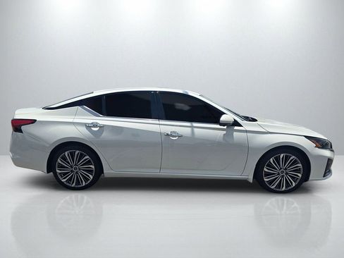Used 2023 Nissan Altima 2.5 SL FWD image 4