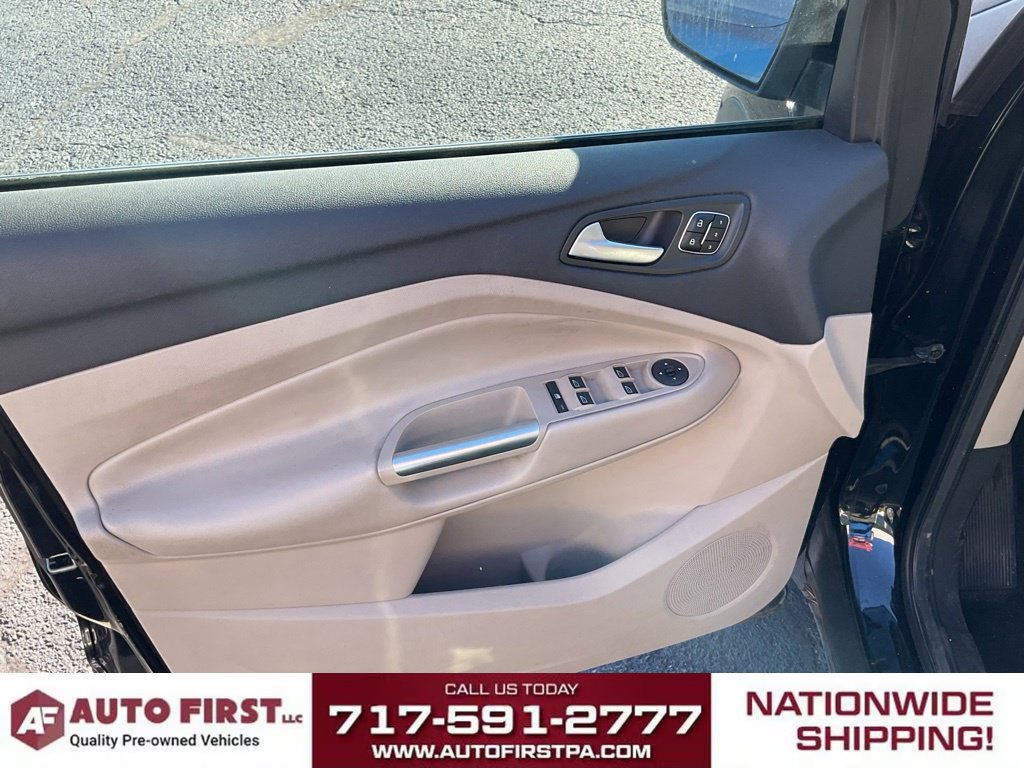 Used 2017 Ford Escape Titanium AWD/4WD image 5