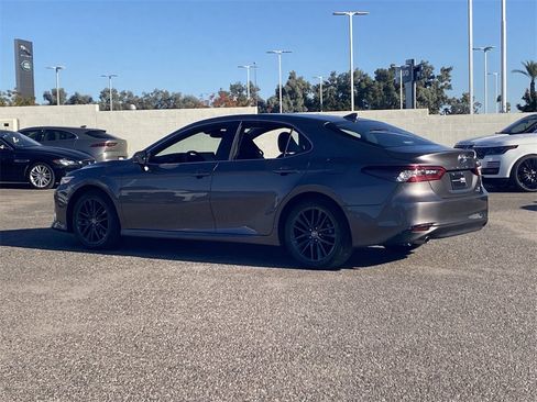 Used 2021 Toyota Camry XLE image 29