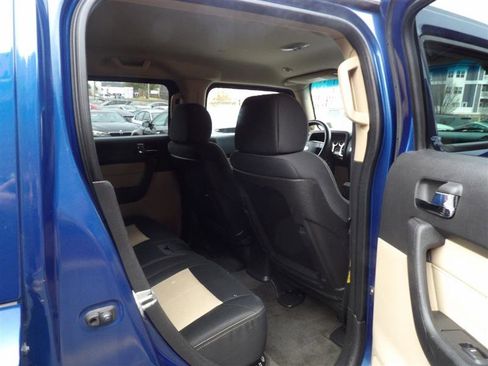 Used 2006 HUMMER H3 w/ Chrome Appearance Package image 10