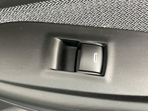 Used 2024 Chevrolet TrailBlazer LT FWD image 29