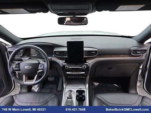 Used 2022 Ford Explorer Platinum w/ Equipment Group 601A image 9