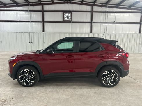 Used 2025 Chevrolet TrailBlazer RS w/ Driver Confidence Package image 2