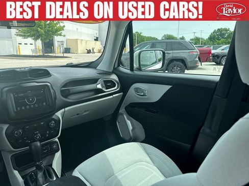 Used 2018 Jeep Renegade Latitude w/ Safety & Security Group FWD image 23