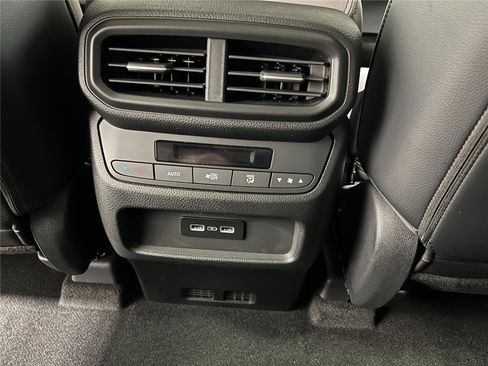 New 2025 Honda Pilot Touring image 31