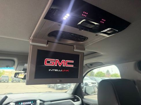 Used 2019 GMC Yukon SLT w/ Open Road Package AWD/4WD image 3