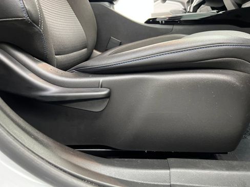 Used 2025 Chevrolet Trax LT w/ LT Convenience Package image 23