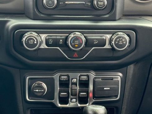 Used 2019 Jeep Wrangler Unlimited Sport S AWD/4WD image 13